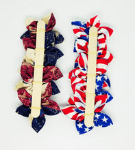 Load image into Gallery viewer, 4th of July Dog Bows